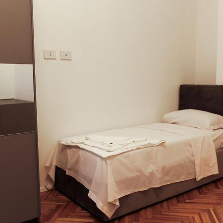 Attia Residence Wifi - Duomo In 10 Min Milan Bagian luar foto